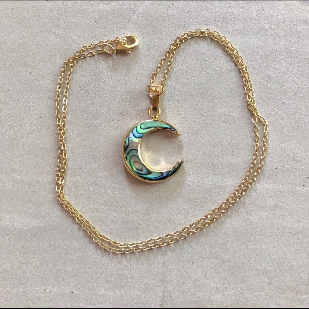 1 Left!✨ Abalone Shell 14K Crescent Moon Necklace - Picture 3 of 7